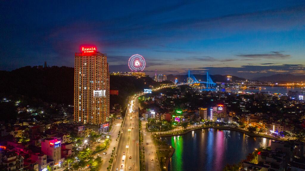ramada-hotel-suite-by-wyndham-halong-bay-view-5