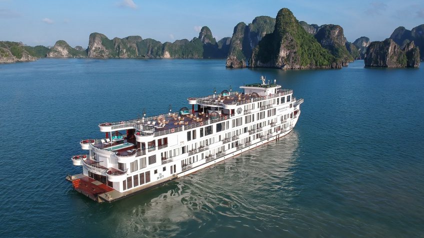 review-du-thuyen-ambassador-cruises-vinh-ha-long-quang-ninh-6-sao-dep-nhat-2