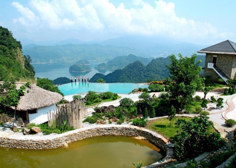bang-gia-phong-tai-bakhan-village-resort 1