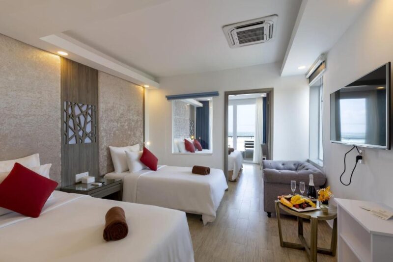 Review-khach-san-Swandor-Hotel-&-Resort