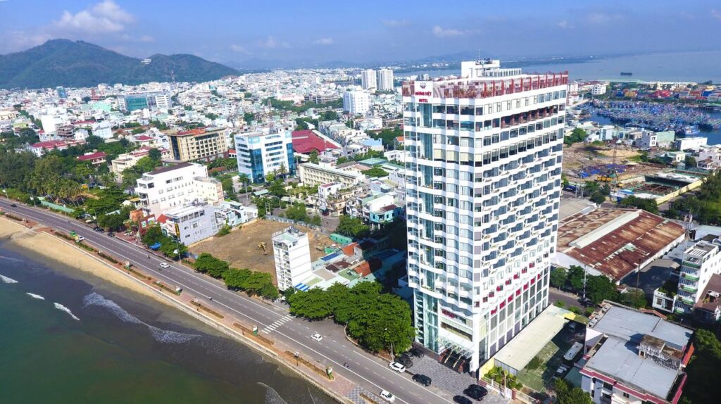 review-khach-san-huong-viet-hotel-quy-nhon-16