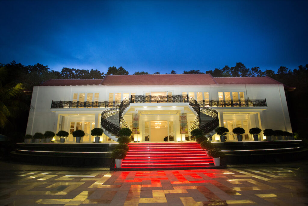 review-royal-hotel-&-healthcare-resort-quy-nhon-22