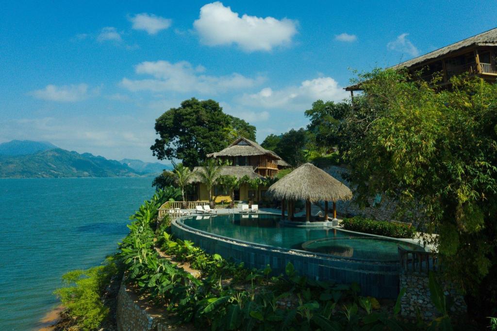 5 villa & resort đẹp nhất ở Hòa Bình có bể bơi vô cực cho thuê nghỉ dưỡng, checkin, sự kiện - HOTLINEDATPHONG.com